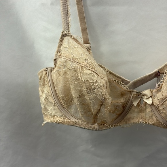 Victoria's Secret Body By Victoria Unlined Demi Beige Lace Floral - Picture 3 of 10